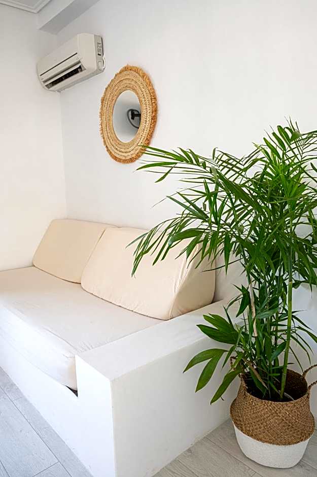 The White Rose Hotel