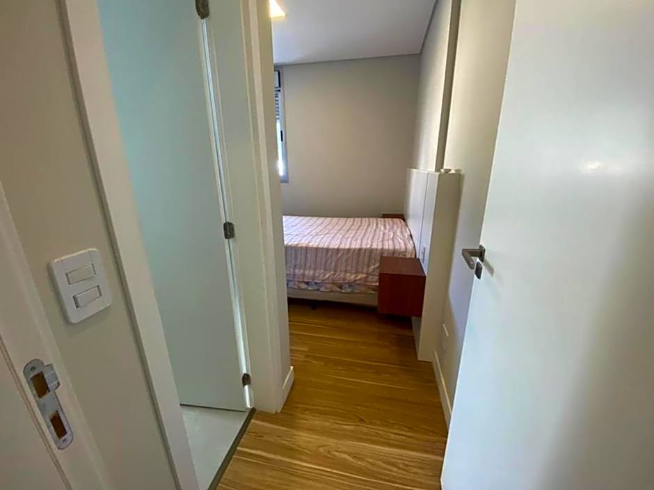Cód 66 - Excelente apartamento, amplo e bem equipado.