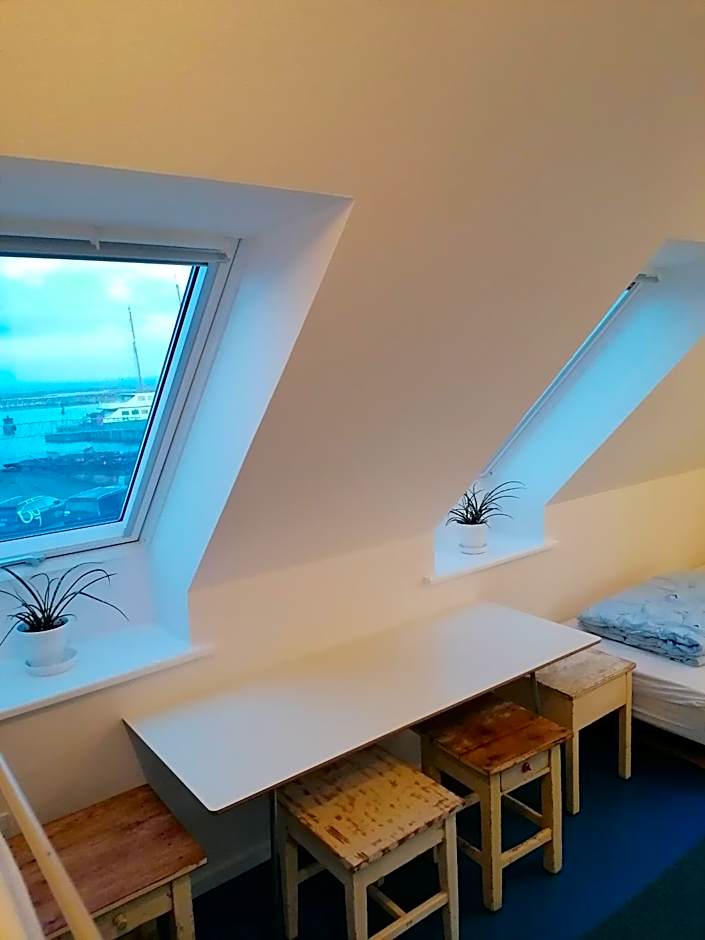 Femmasteren Hotel & Hostel