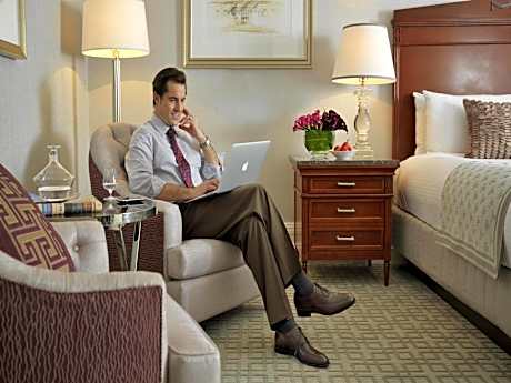 Fairmont Gold Double Room with Two Double Beds - City or Interior Facade View