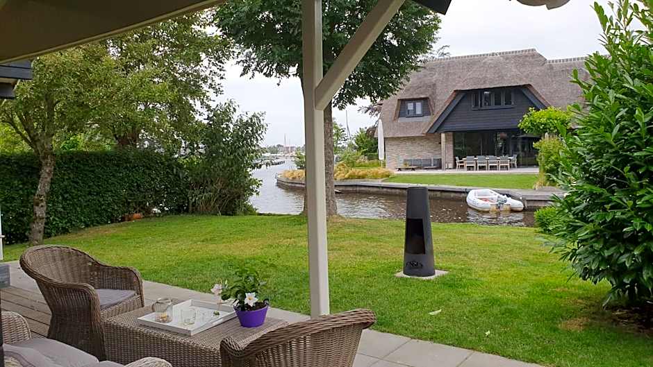 d'Oude Herbergh, vakantiehuizen aan het water