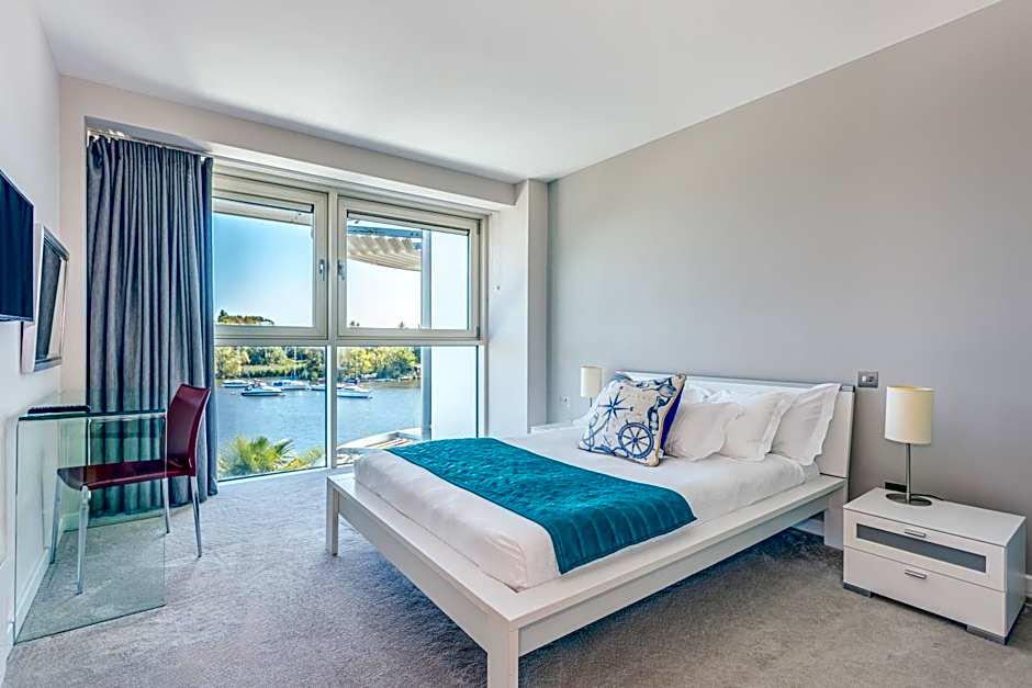 Captain's Club Hotel & Spa