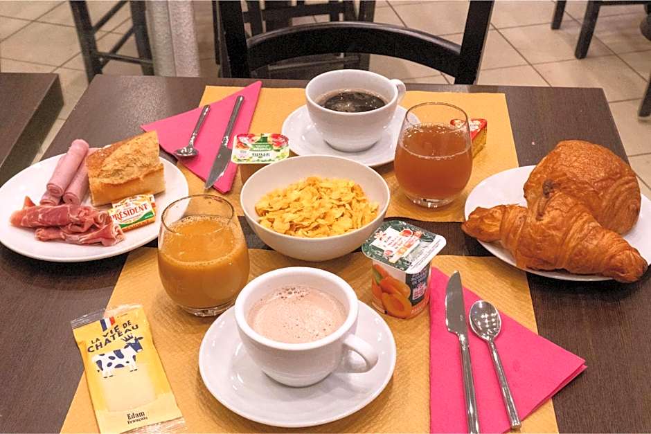 Hotel Ours Blanc - Place Victor Hugo