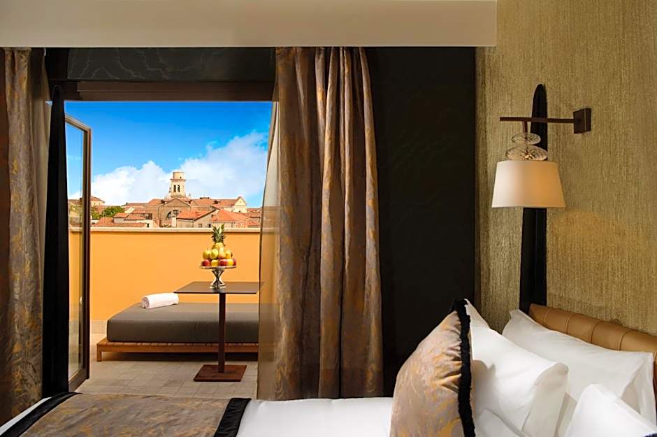 Palazzo Veneziano - Venice Collection