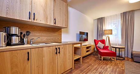 Apartment with One Double Bed and Two Single Beds - Balcony/Separate Building