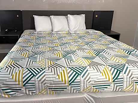 King Room - Non-Smoking