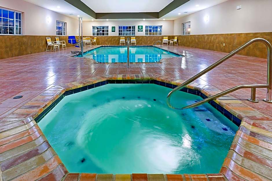 La Quinta Inn & Suites by Wyndham Floresville