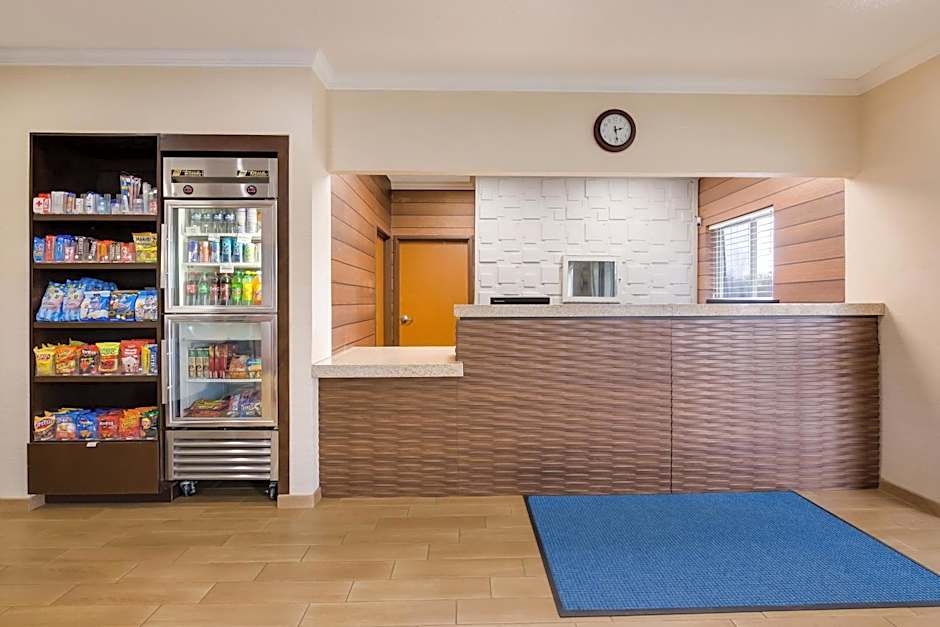 AmericInn by Wyndham Minot