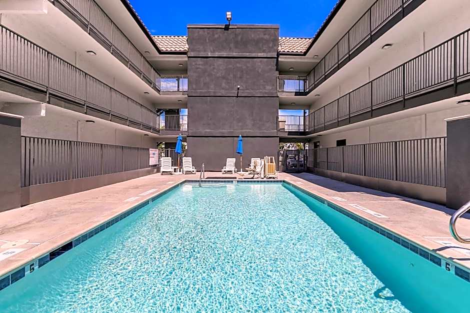 Motel 6-Escondido, CA