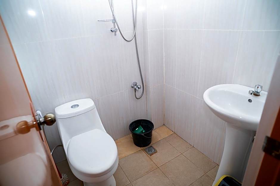 RedDoorz at Guanzons Homestay