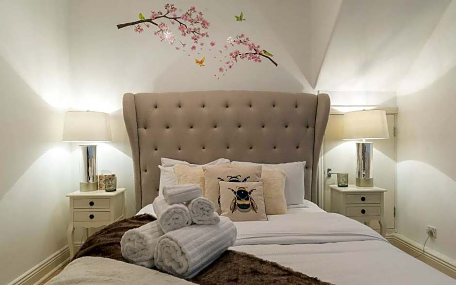 Spacious 1 bed Sloane Square