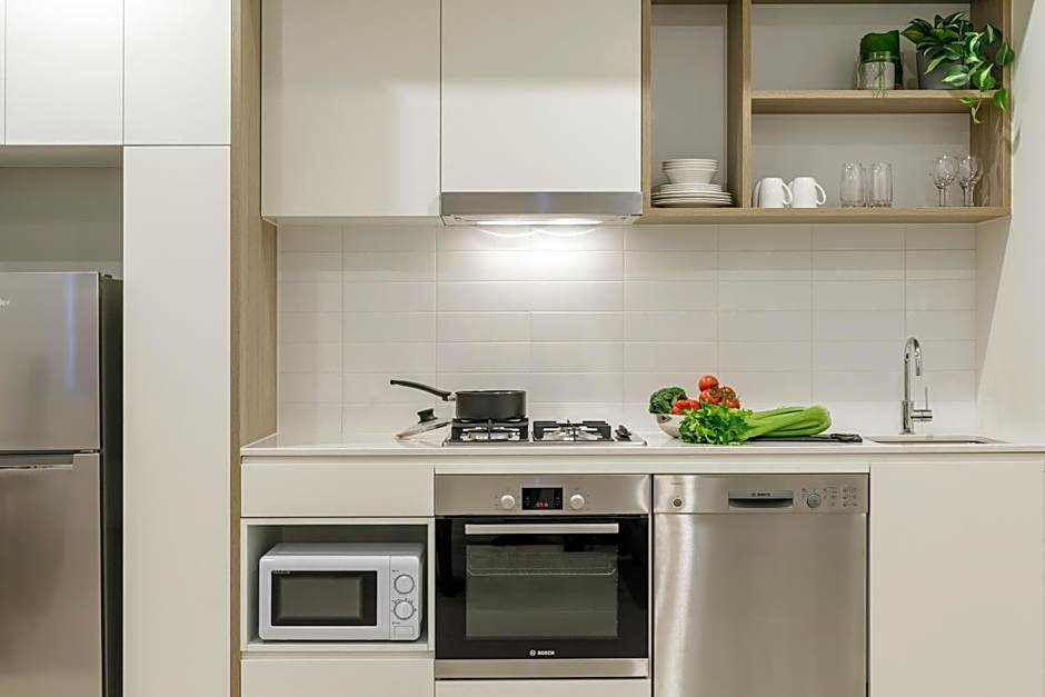 Brady Apartment Hotel Hardware Lane