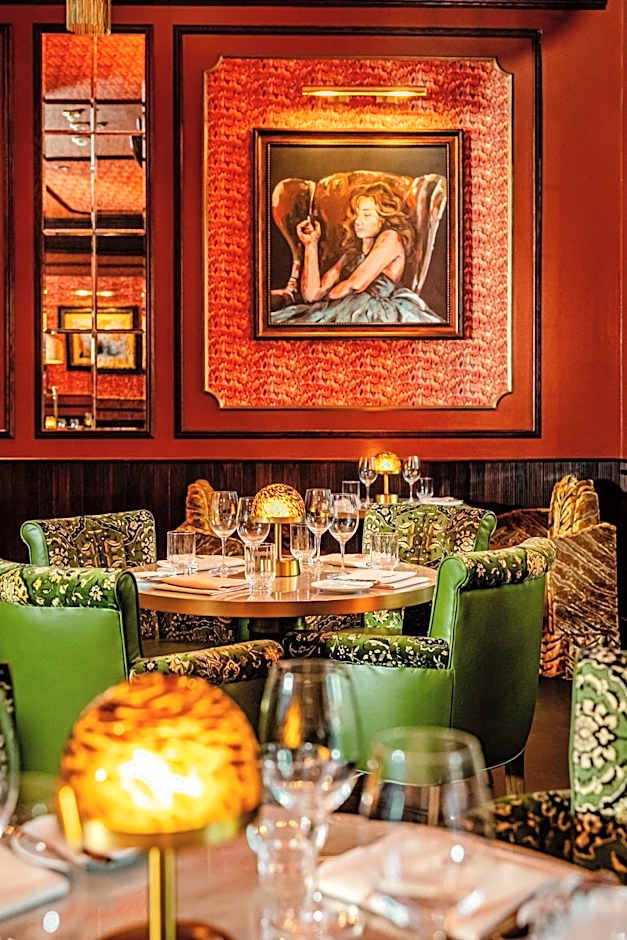 The Stoneleigh, Autograph Collection