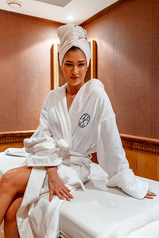 Art Palace Suites & Spa