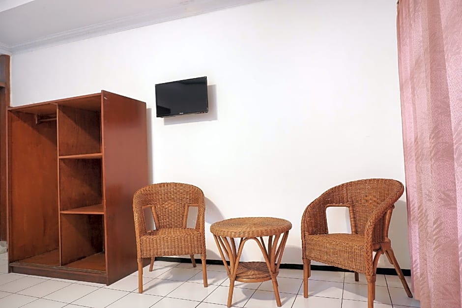 OYO 206 Hotel Candra Kirana