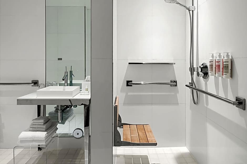 Dua Miami, Autograph Collection