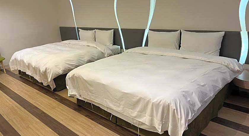 YA-NOLD HOT SPRING HOTEL