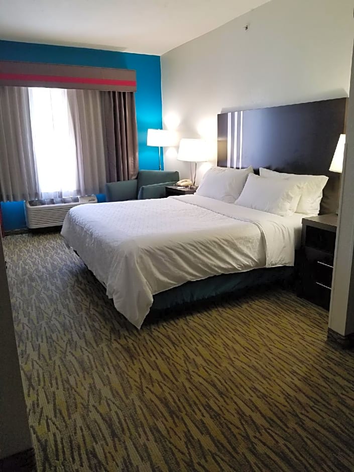 Holiday Inn Express Hotel & Suites Omaha West By IHG