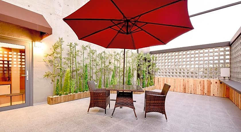 BLANC Business Hotel