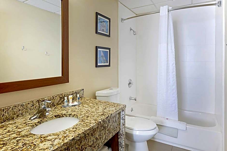 Comfort Inn & Suites Wichita Northeast