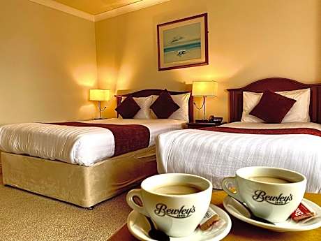 Deluxe Triple Room with Sea View