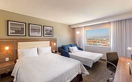 Queen Room W/ Sofa Bed And Fridge Non Smoking