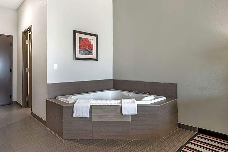 Best Western Plus Cowetas 1st Hotel