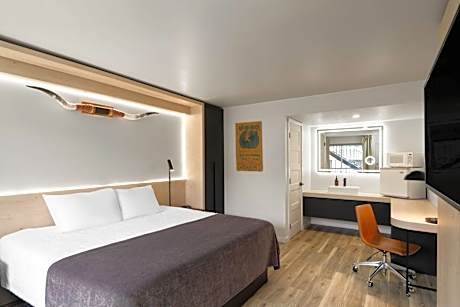King Room - Non-Smoking