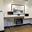 La Quinta Inn & Suites by Wyndham Santa Cruz