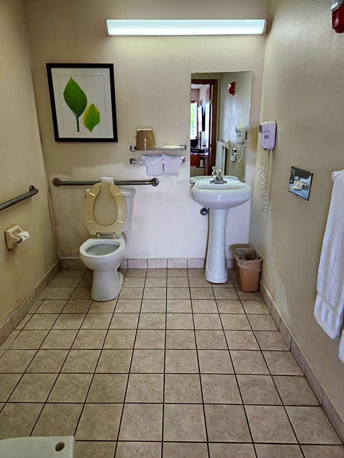 WestSpring Inn - Westlake Cleveland