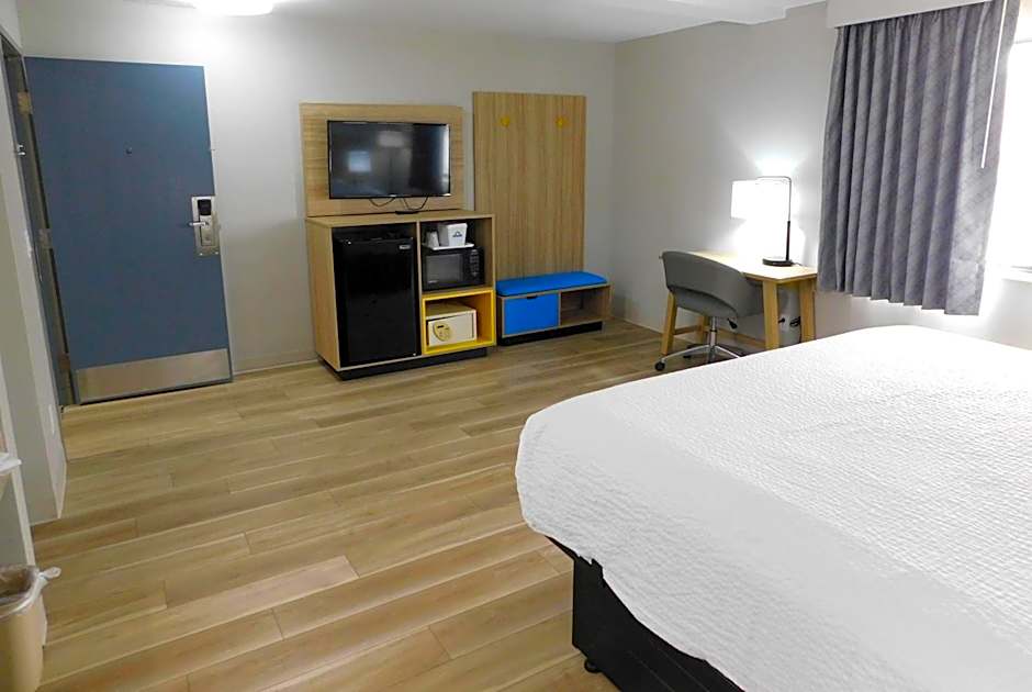 Photo 1 of 11 of 1 Bedroom Suite