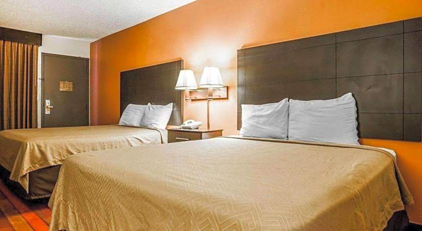 Econo Lodge Urbandale