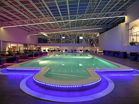 Diamond Plaza Apartments