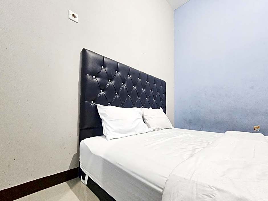Homestay Sido Joyo near Sunrise Mall Mitra RedDoorz