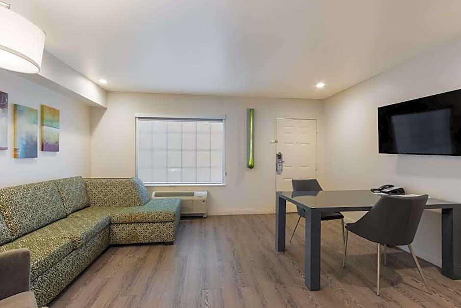 SureStay Plus Hotel by Best Western Tempe University