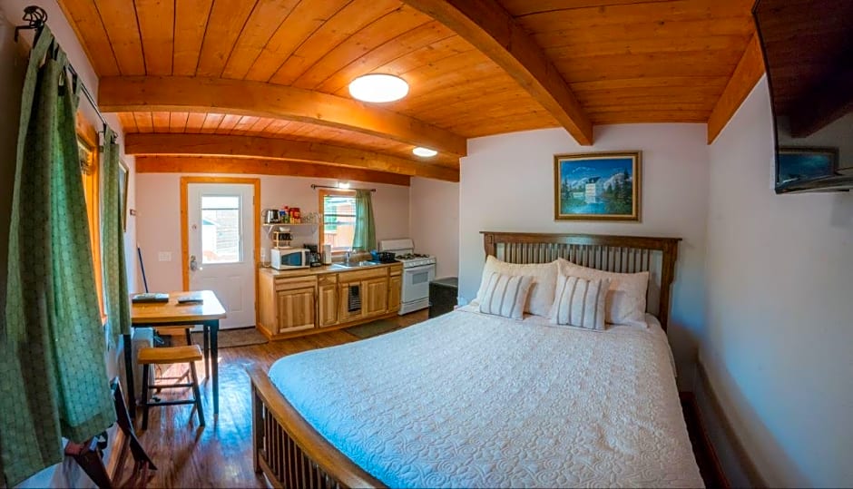 Talkeetna Love-Lee Cabins