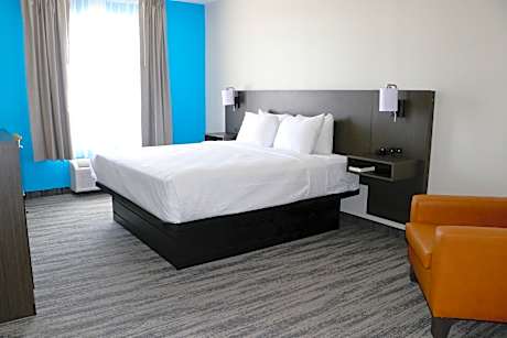 1 King Bed, Nonsmoking, Accessible