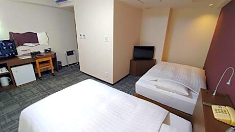Twin Room - Non-Smoking