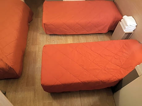 Triple Room with 3 Single Beds