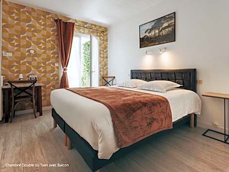 Deluxe Double Room with Balcony