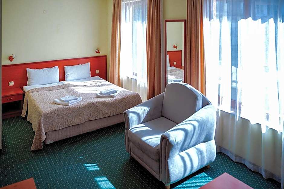 Dionis Hotel
