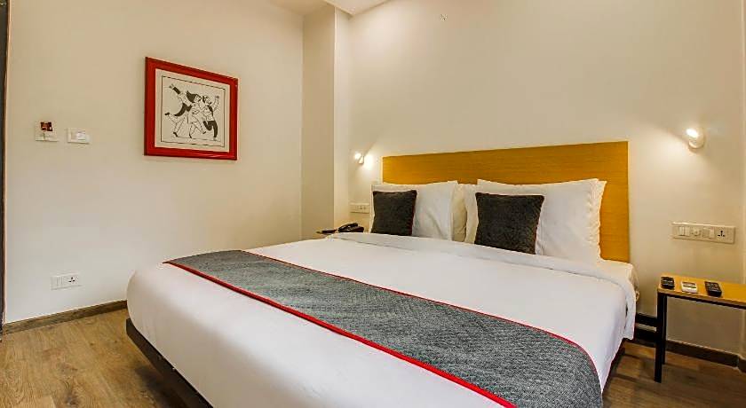 Super Townhouse 359 Begumpet Near Hyderabad Central