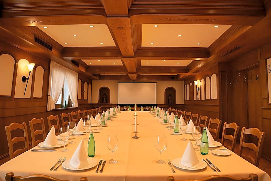 Hotel-Restaurant Zum Kirschbaum