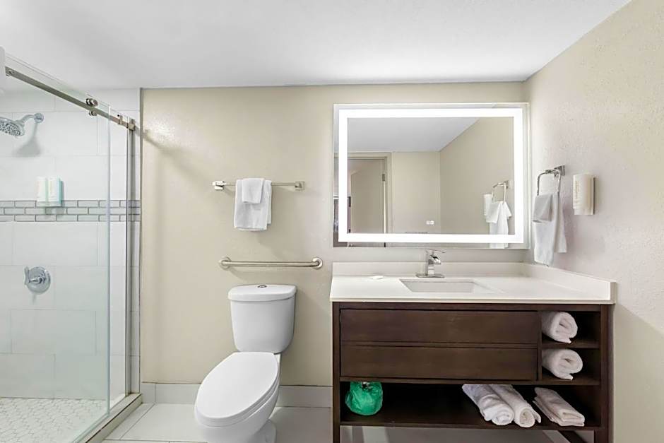 Clarion Inn & Suites near the Leconte Center Pigeon Forge