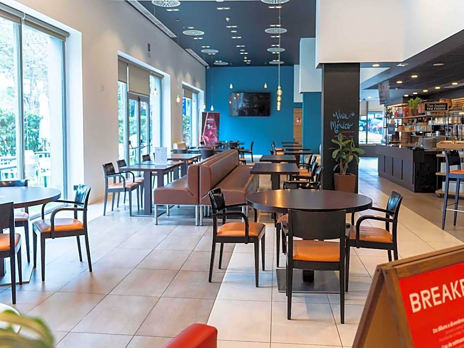 Photo 1 of 45 of Ibis Barcelona Mollet