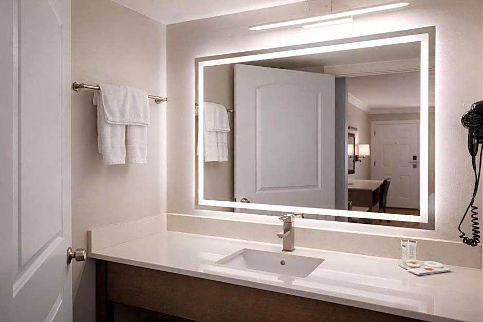 Destin Inn & Suites
