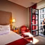 Hotel Giraffe