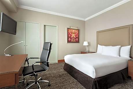 1 Queen Bed Non-Smoking