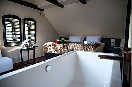 Deluxe Double Room with Bath