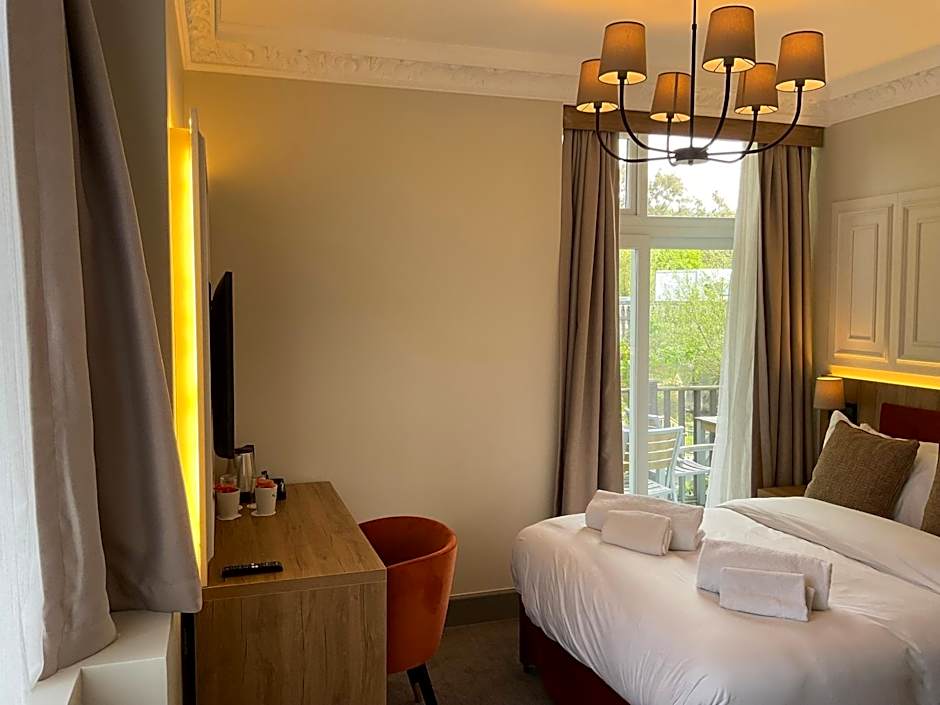 Old Mill Hotel & Lodge